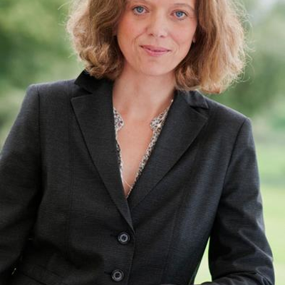 Dipl. WIRTSCHAFTSJURISTIN FH Constanze Sommer